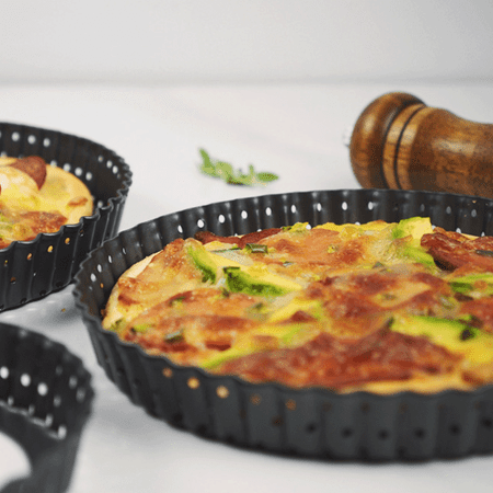 

Kohagoki Non-Stick Pizza Crisper Pan Carbon Steel Perforated Pizza Pan Round Pizza Tray with Holes for Home Restaurant Hotel Use