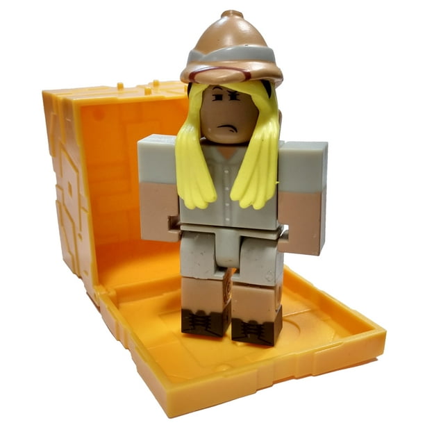 Roblox Series 5 The Great Yolktales Sofia Gonzales Mini Figure - roblox galaxy girl code toy