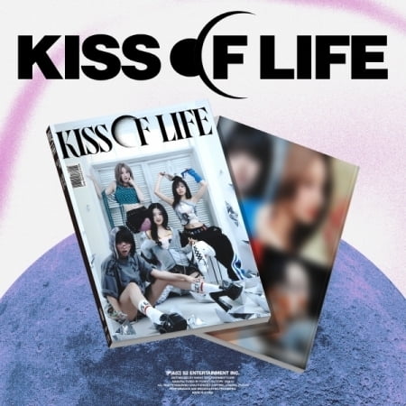Kiss of Life - Born To Be XX CD with Random Cover, Magazine