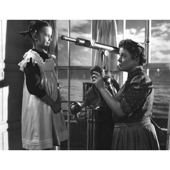The Ghost And Mrs. Muir Natalie Wood Edna Best 1947 Tm And Copyright �20Th Century Fox Film Corp. All Rights Reserved / Courtesy: Everett Collection. Photo Print (14 x 11)