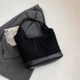 thumbnail image 4 of Bolso Mano PU para Mujer Tipo Cubo A La Hobo Elegante (), 4 of 9