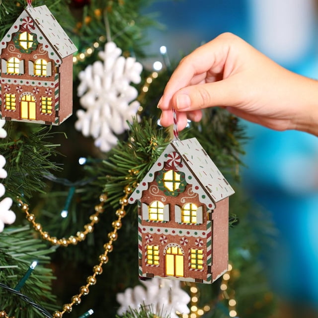 Fiudx Colgante Navideño de Madera, Diseño de Casita Iluminada, Efecto Brillante, Decoración para Árbol, Multifuncional para Oficinas y Tiendas, Regalo Festivo, Tamaño 7 X 7 X 4 Cm.
