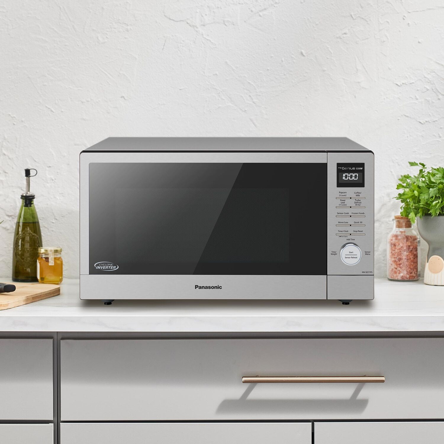 Panasonic 1.6-cu. ft. 1250W Countertop Microwave with Cyclonic Wave Inverter Technology, NN-SD77PS