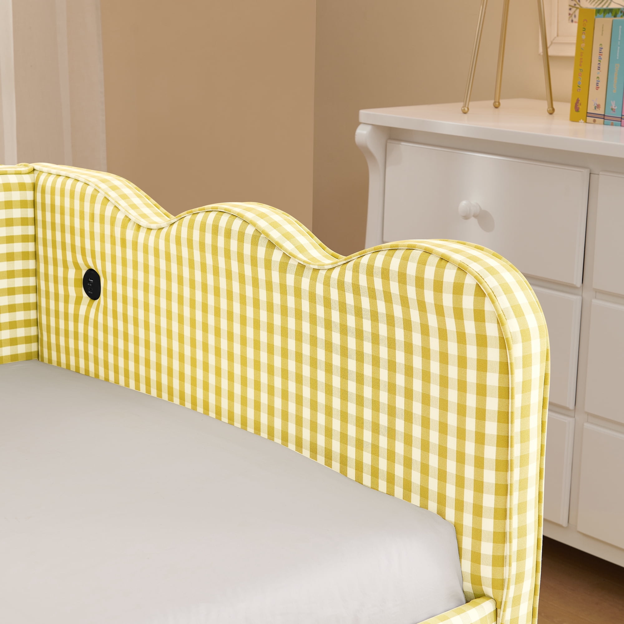 Twin Daybed with Trundle and USB Port, Upholstered Linen Sofa Bed Frame, Gingham Wave Design, No Box Spring Needed for Kids Bedroom, Yellow