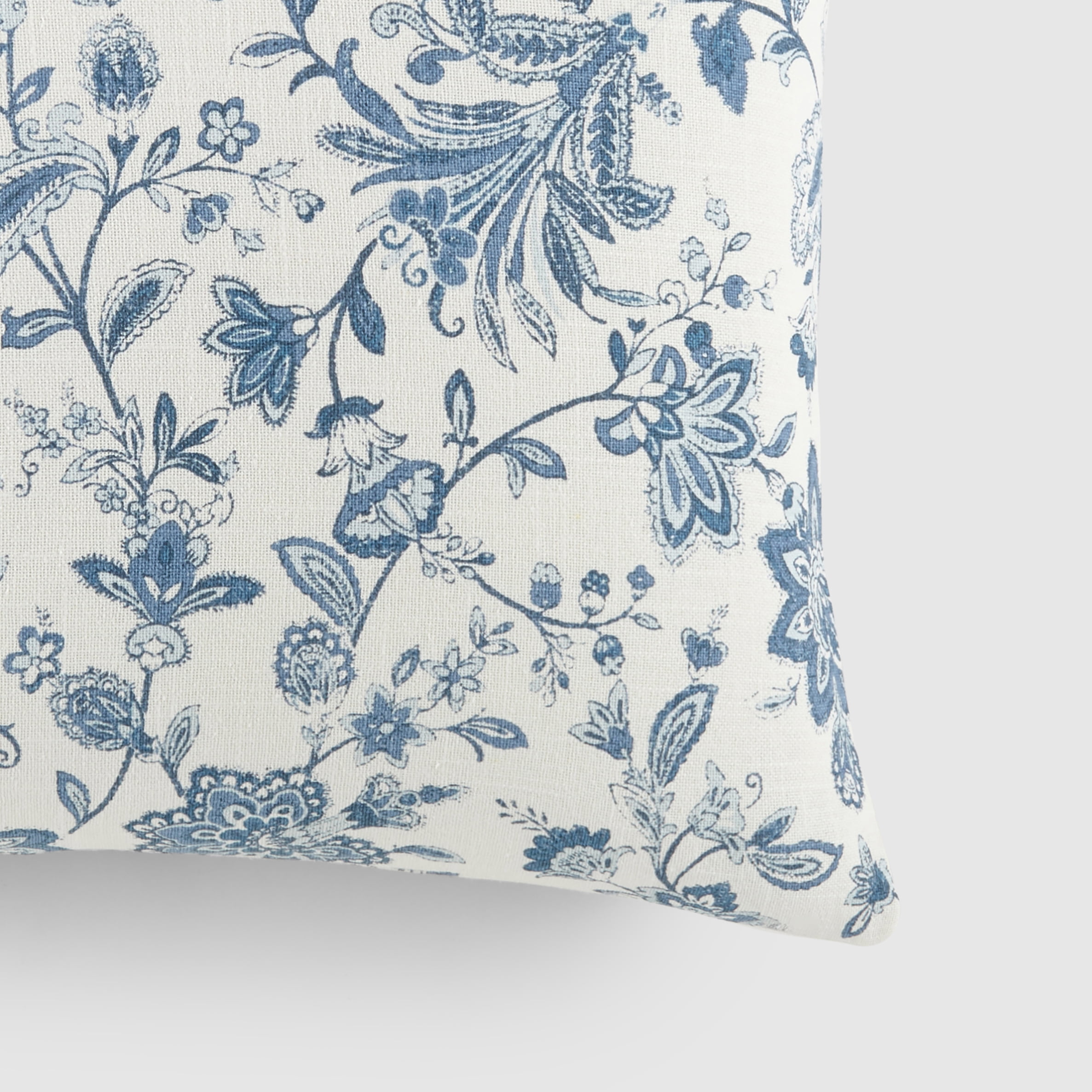 Noble Linens Elegant Cotton Decor Throw Pillow in Jacobean Pattern