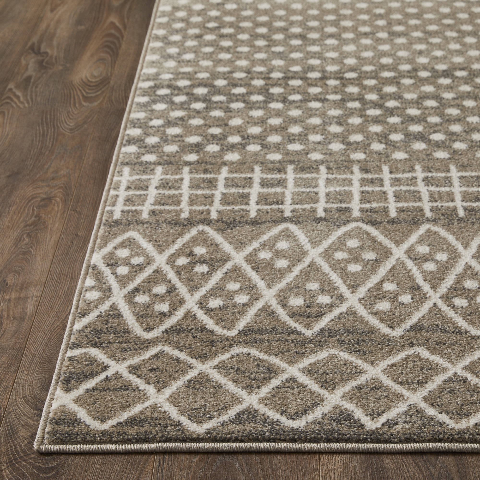 Loomaknoti Ohanzah Osinda 5' x 7' Beige Geometric Indoor Polypropylene Area Rug