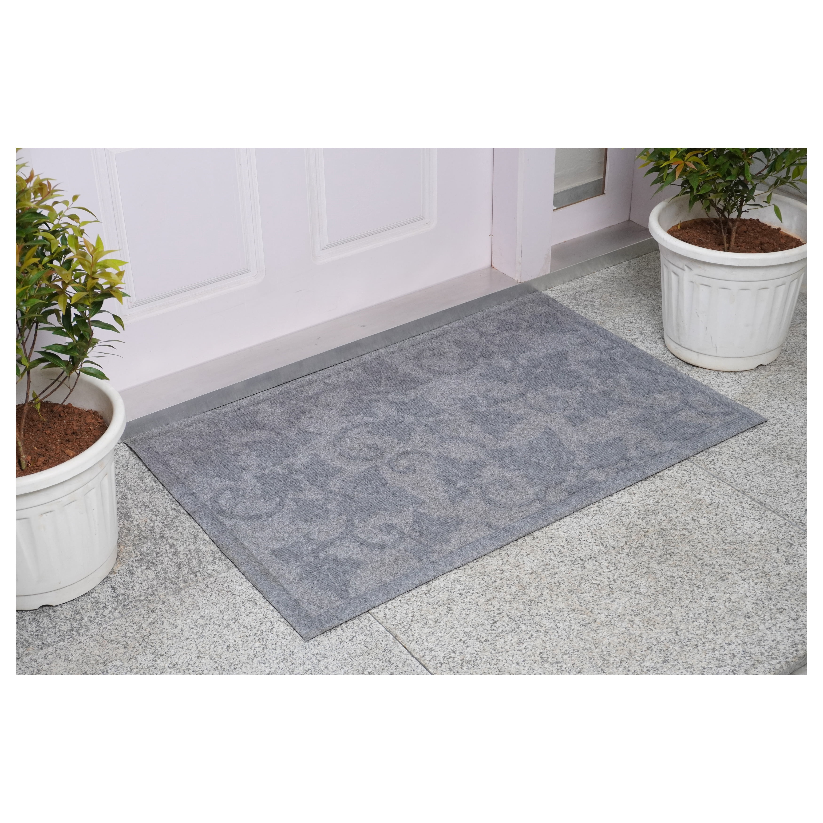 Poly Vine Leaves Indoor/Outdoor Mat, 24" x 36", Light Grey
