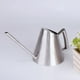 thumbnail image 5 of Regadera de Acero Inoxidable con Boquilla Larga - Capacidad de 400 Ml/900 Ml/1500 Ml, Mango Ergonómico para Plantas de Interior y Exterior, Acabado Metálico Cepillado, 5 of 6