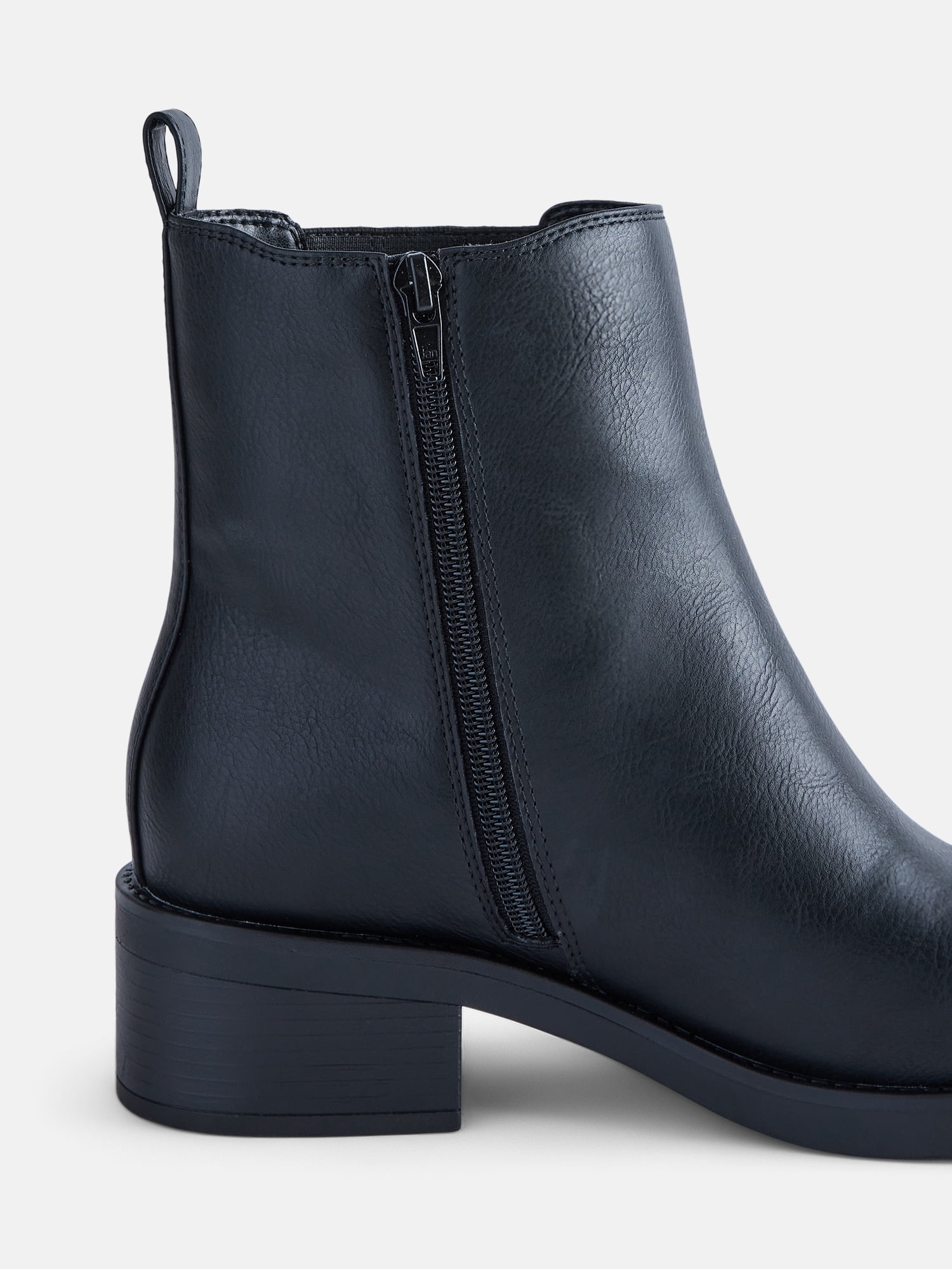 No Boundaries Women's Stitch Chelsea Booties