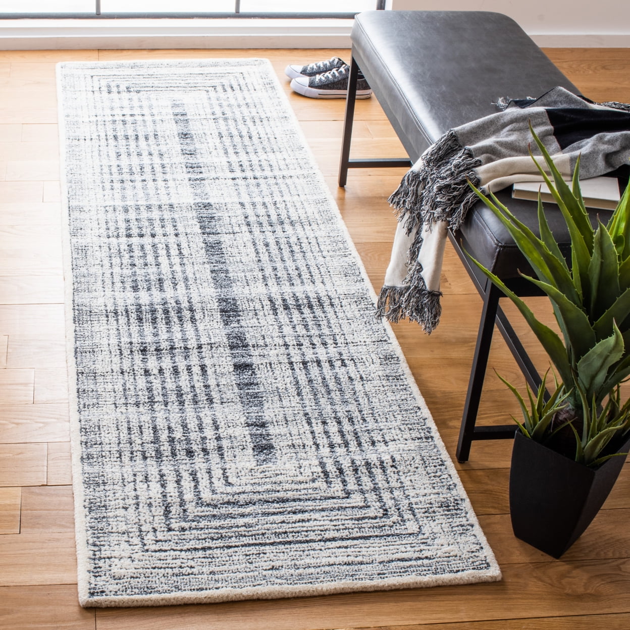 SAFAVIEH Metro Bayon Bordered Area Rug, Dark Grey/Ivory, 8' x 10'