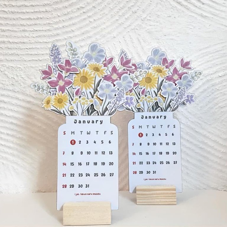 2024 Bloomy Flowers Desk Calendar Floral New Year Monthly Calendar for  Office Desk Decor Home Decor - Walmart.com