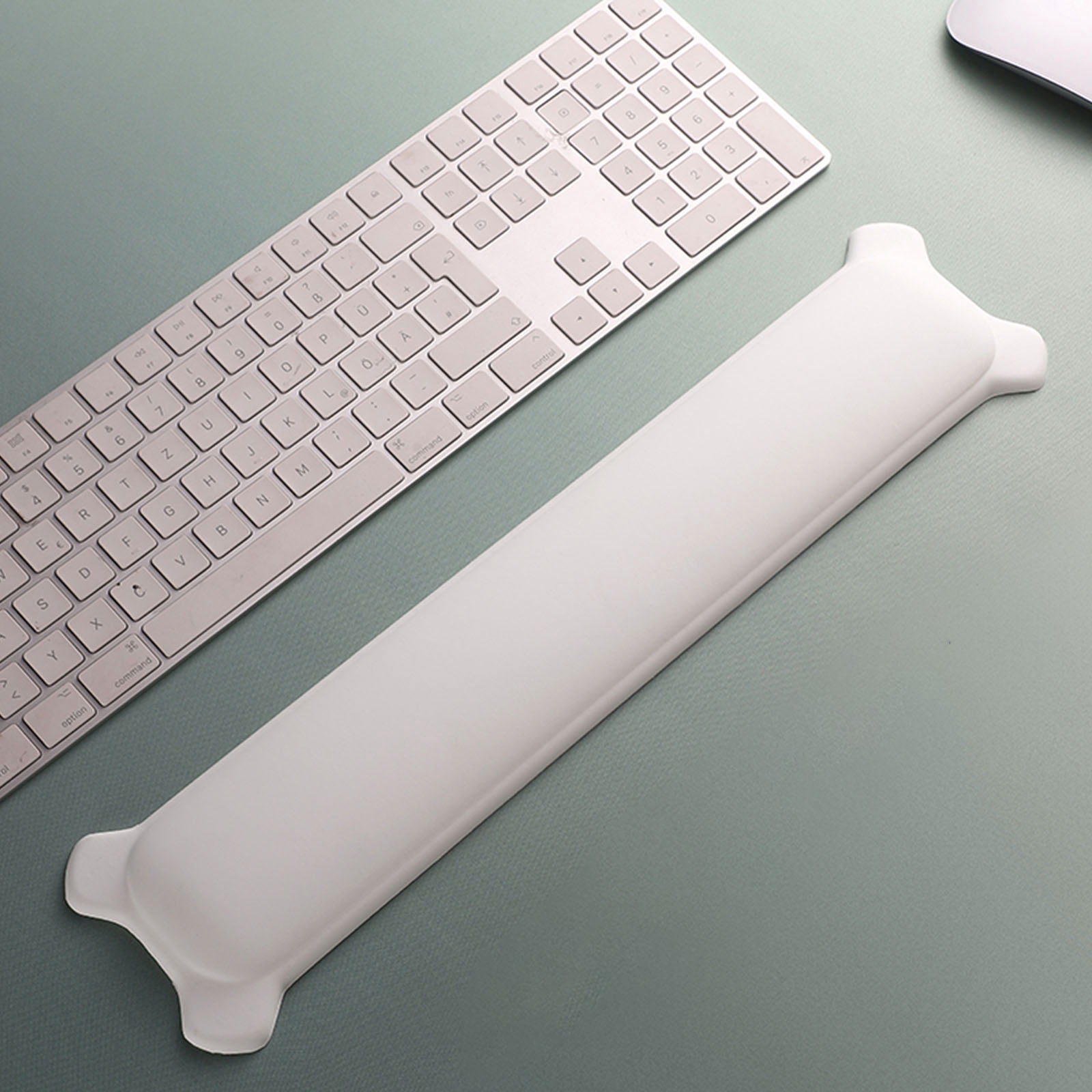 Keyboard Wrist Rest Ergonomic Wrist Rest Silicone Wrist Pad for Computer Keyboard for Easy Typing Suitable for Office