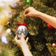 thumbnail image 4 of Decoraciones de Árbol de Navidad Bola de Navidad Bola de Espuma Bola de Muñeco de Nieve Árbol de Navidad Tienda Ventana Patio Escalera Sala de Estar Decoración Colgante Decoración de Sala de Estar, 4 of 6