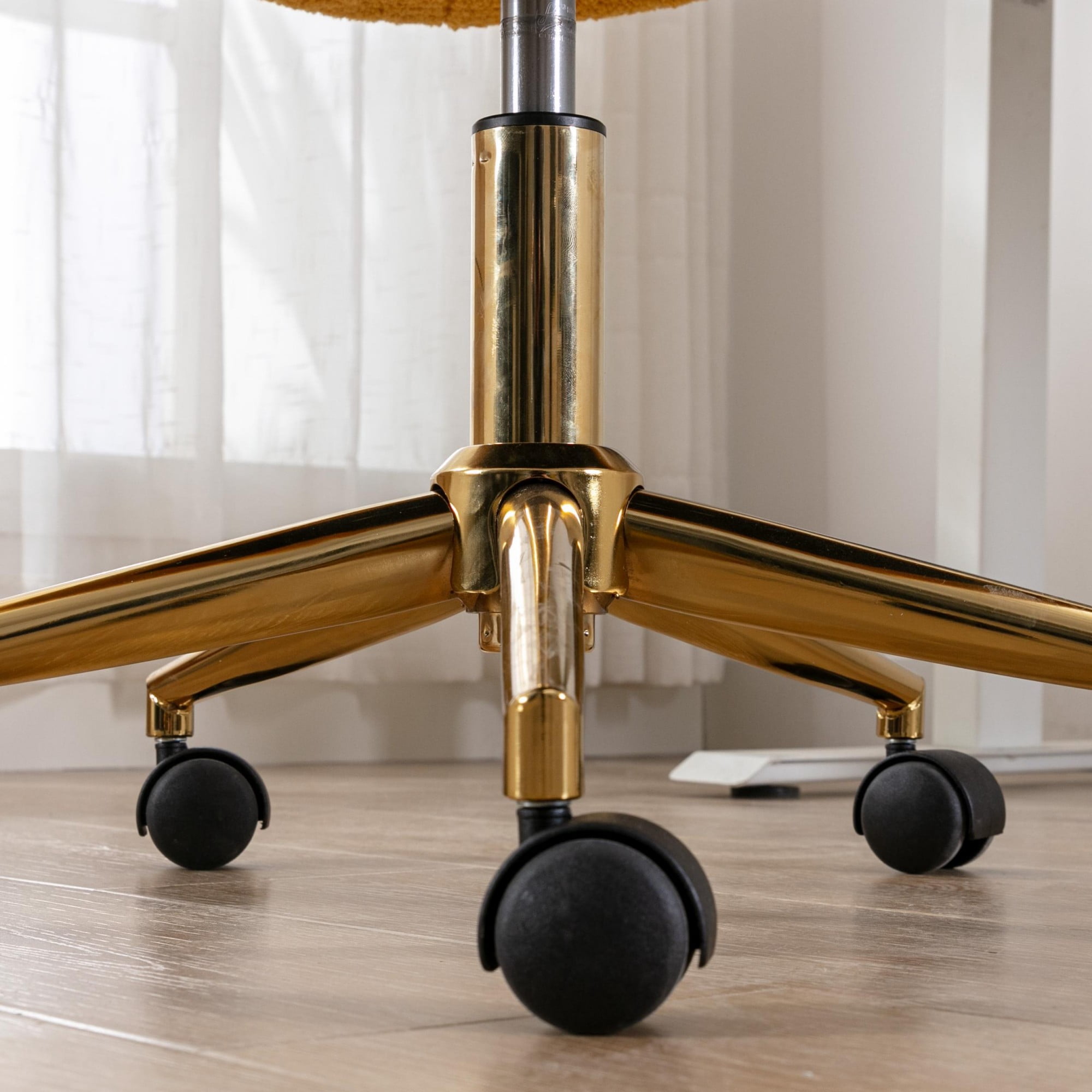 Pink Office Chair,Swivel Home Office Chair with Wheels,Modern Teddy Vanity Task Computer Chair with Adjustable Height