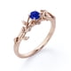 thumbnail image 4 of JeenMata Anillo de Compromiso Solitario con Zafiro Azul Redondo Creado en Laboratorio de 0,50 Quilates con Diseño Botánico Chapado en Oro Rosa de 18 K sobre Plata, 4 of 6