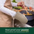thumbnail image 3 of Cuisinart Mini Guantes De Horno – 5,5 X 8 Guantes De Cocina Resistentes Al Calor Para Horno Con Relleno De Algodón De Silicona Impreso Antideslizante Y Lazo De Piel Sintética – Juego De Guantes De Hor, 3 of 5