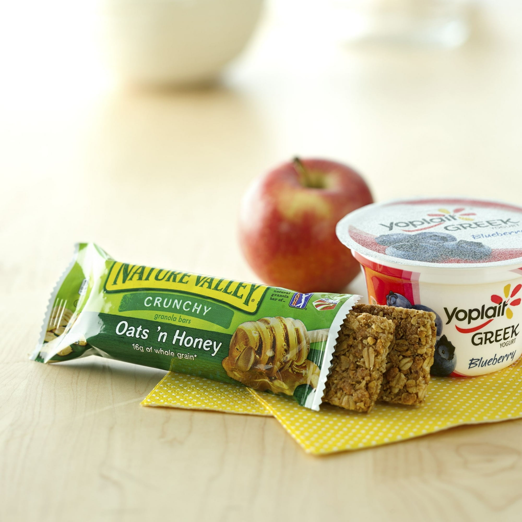 Nature Valley Crunchy Granola Bars Oats 'n Honey – 49 Pouches (98 Bars) | Whole Grain Snack Bars