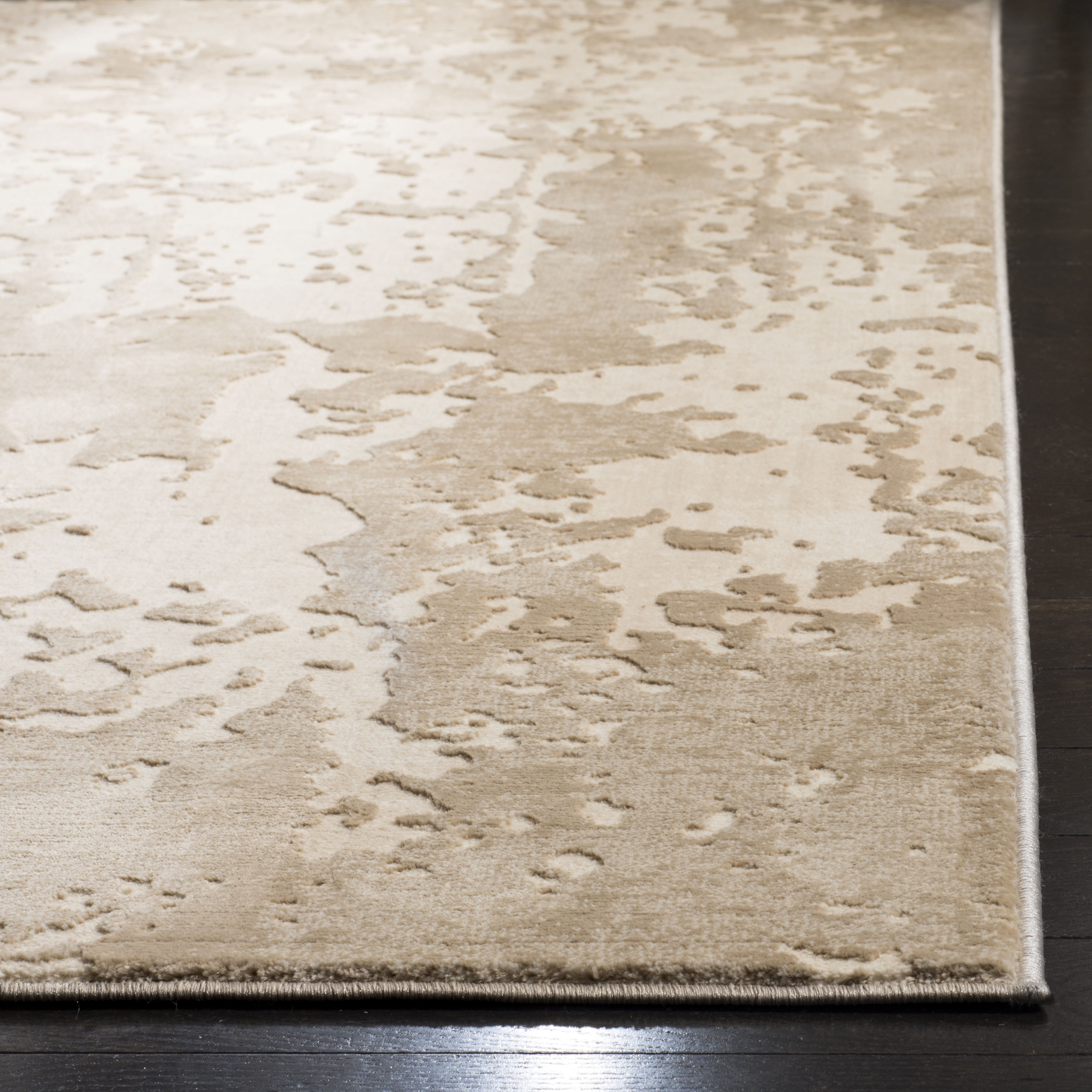 Safavieh  Vogue Esme Modern Abstract Rug 5'1" x 7'6" 5' x 8'