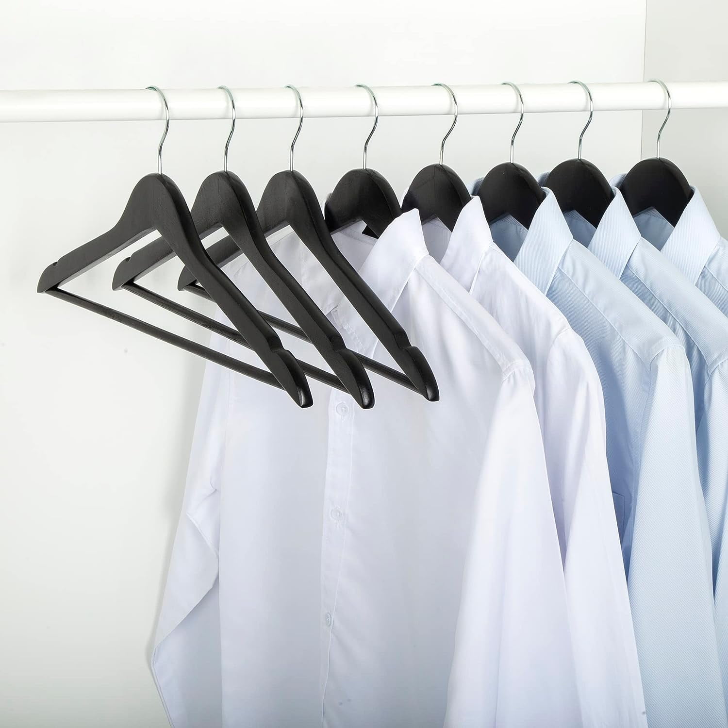 Rangement Placard élégant Lot De 30 Cintres Bois Vintage Blanc Doré - Barre Antidérapante Pour Pantalons Cintre Blanc