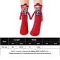 thumbnail image 2 of 1 par de calcetines magnéticos navideños mano en mano para mujeres y hombres (oso rojo) Kuymtek Rojo mujer, 2 of 6