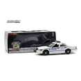 thumbnail image 4 of New York City Police Department (NYPD) 2011 Ford Crown Victoria Police Interceptor, White and Blue - Greenlight 85513 - 1/24 scale Diecast Model Toy Car, 4 of 5