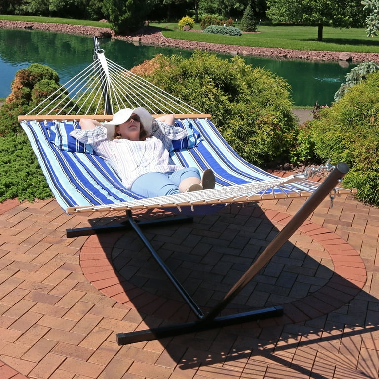 Hammock with wood spreader top
