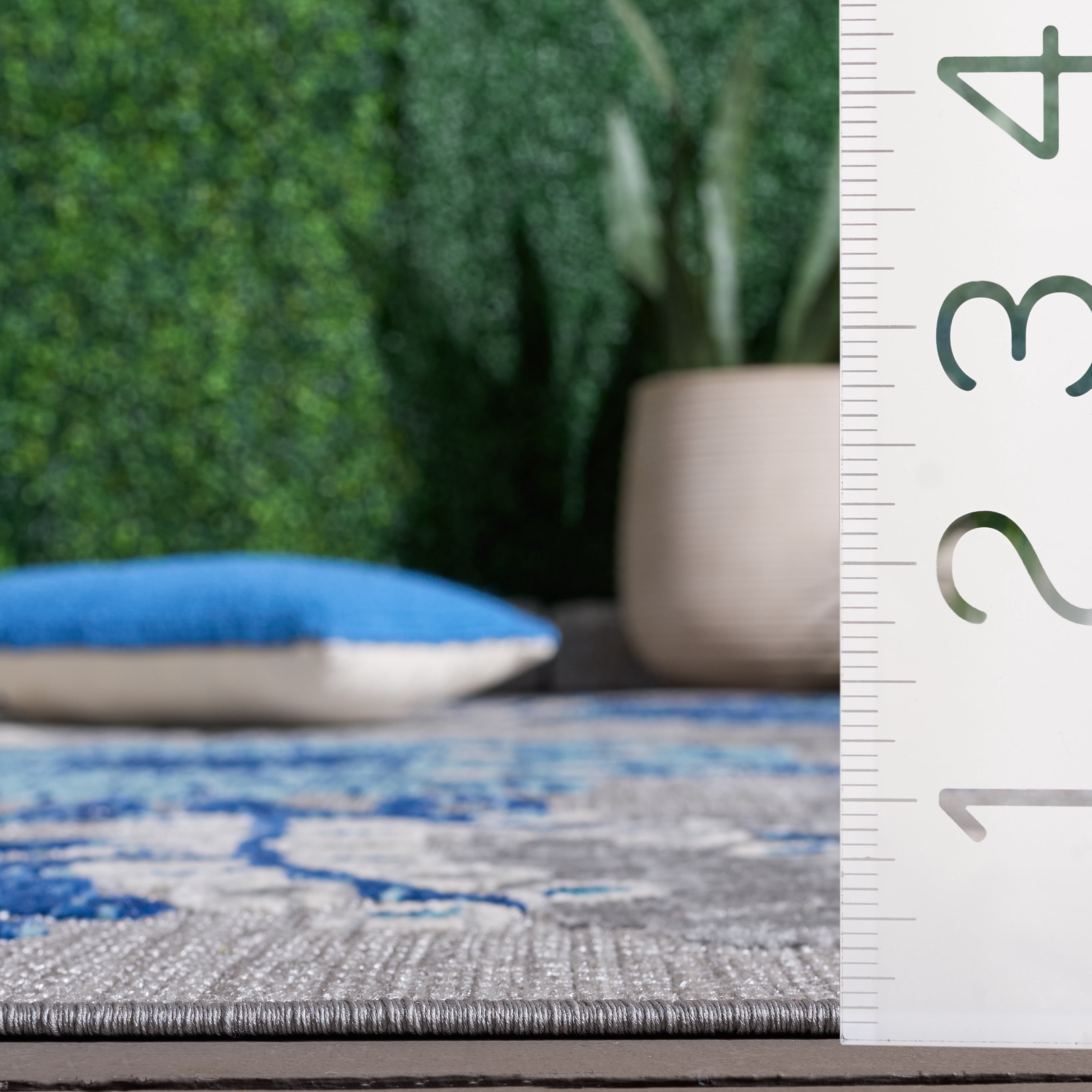 SAFAVIEH Cabana Garnet Floral Indoor/Outdoor Area Rug, Grey/Blue, 6' x 9'