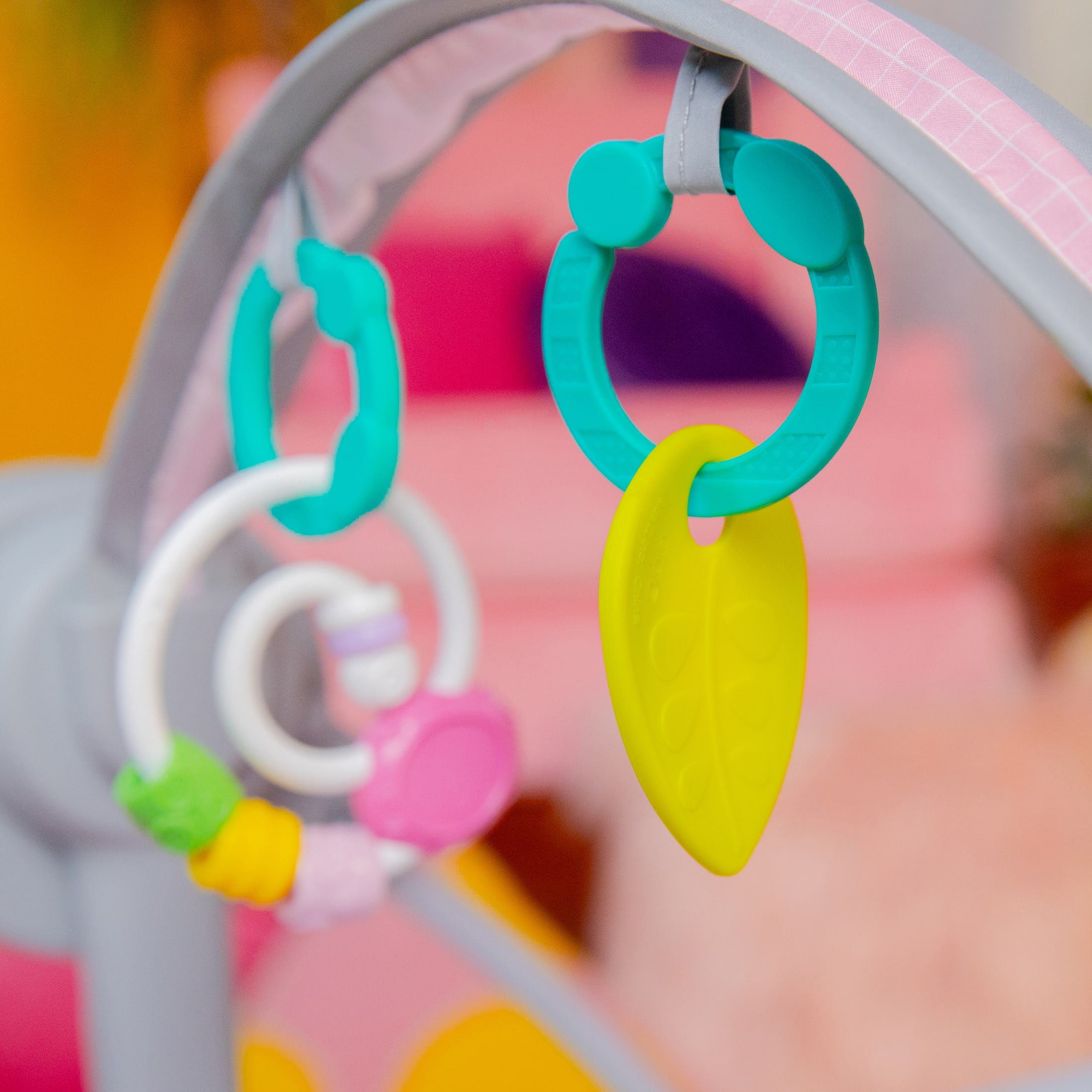 Bright Starts Pink Paradise Portable Compact Baby Swing with Toys, Unisex, Newborn +