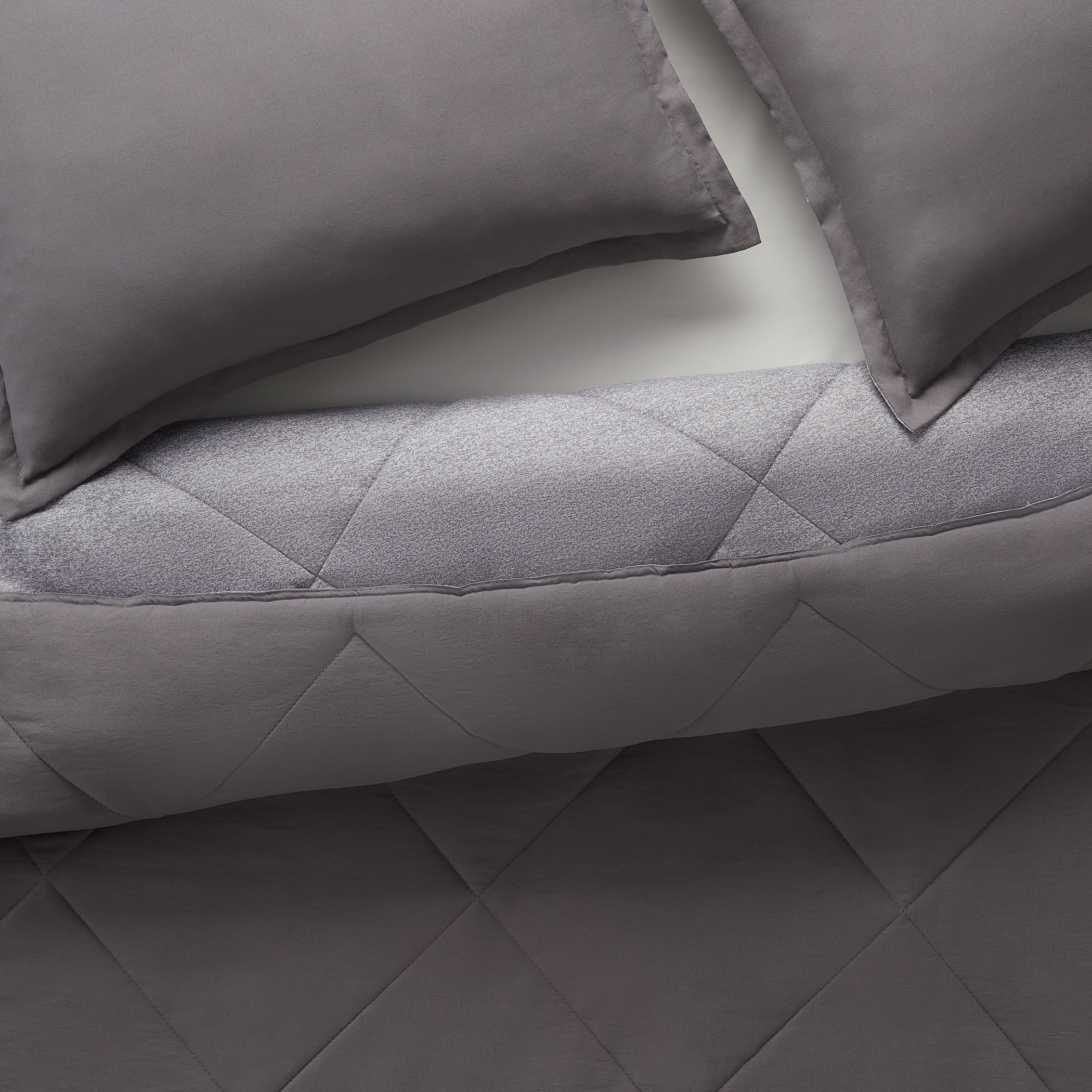 Serta Supersoft Dark Gray Solid Reverse to Print Comforter Set, Full/Queen (3-Pieces)