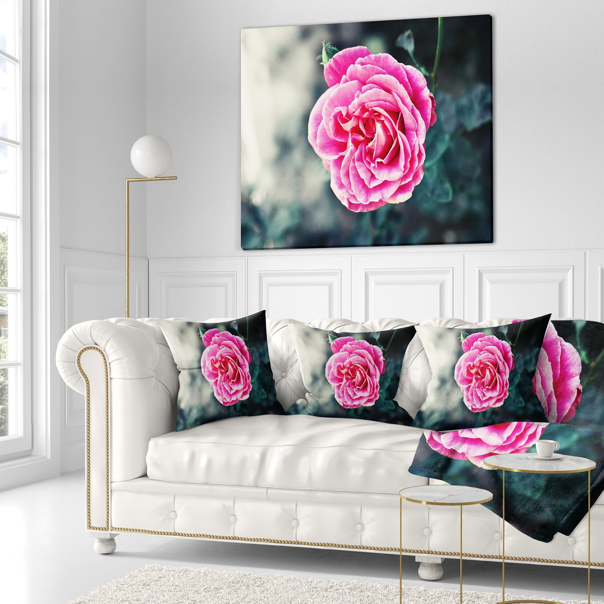 Designart Red Rose in Vintage Style - Floral Throw Pillow - 16x16