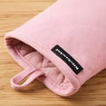 thumbnail image 4 of Miniguantes KitchenAid para ollas, 14 x 23 cm, calor, 315 °C, 4 of 7
