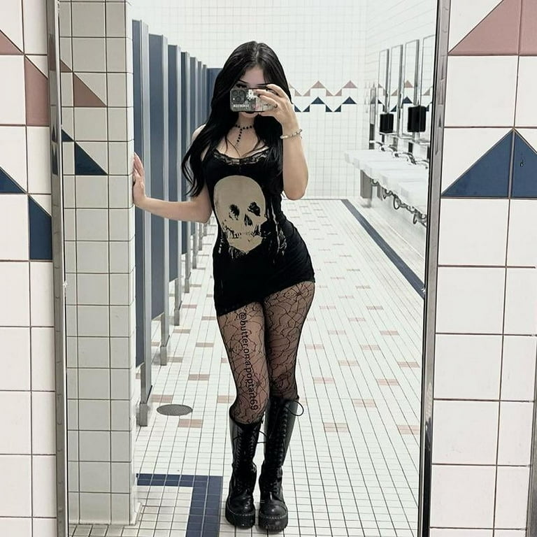 Katie♡ GRUNGE DOLL camisole ─── ❤︎ 𝓢𝐨𝐥𝐝 𝐎𝐮𝐭 ❤︎ ─── เนื้อผ้ากำมะหยี่ ผ้า