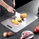 thumbnail image 2 of Tabla de cortar de titanio, tabla de cortar antiadherente de acero inoxidable, tablas de cortar de titanio para cocina, tabla de cortar grande, adecuada para carne, frutas y verduras, 2 of 8