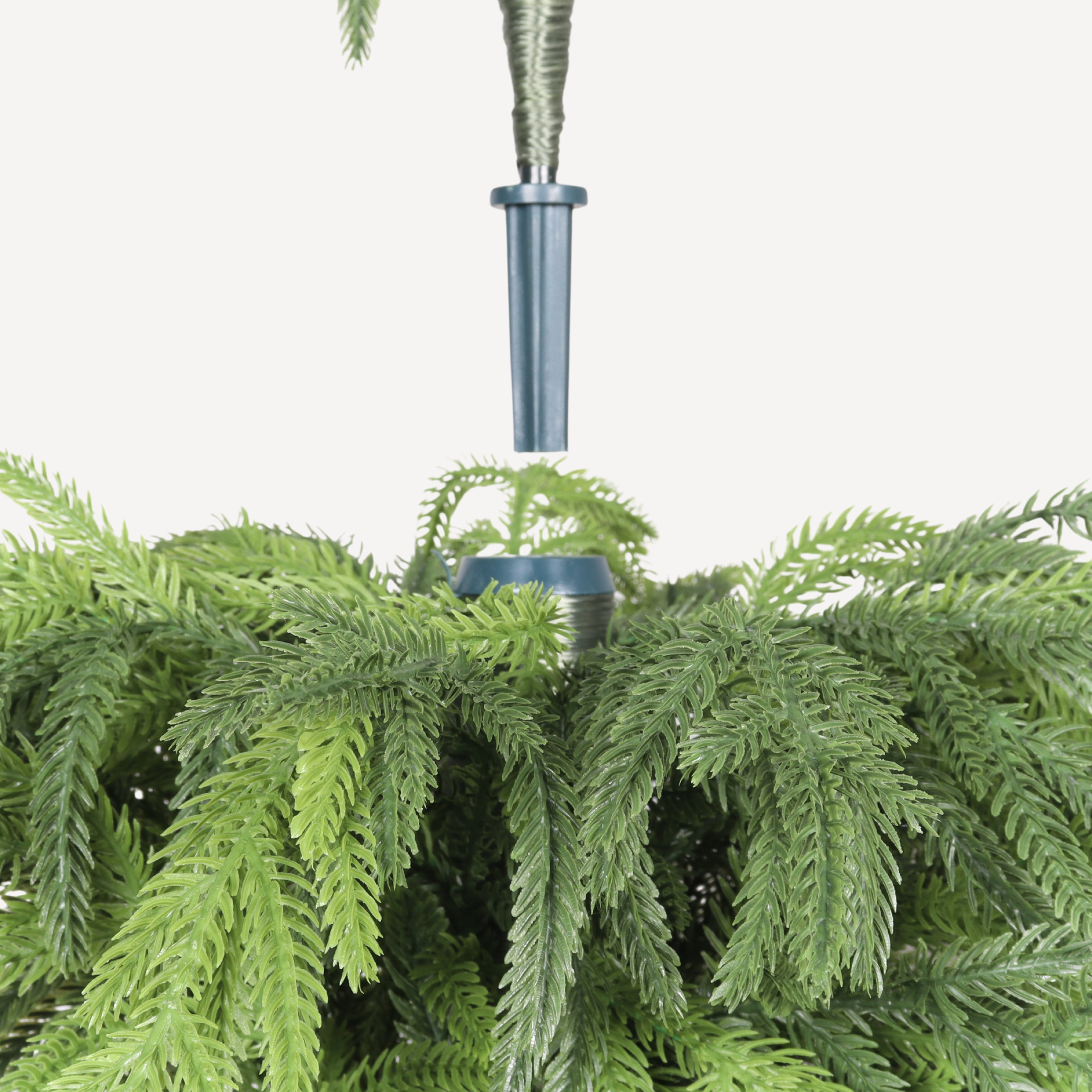 Ultra-Realistic Artificial Christmas Tree Dense Lush Look Detachable Packaging Indoor Outdoor Decor