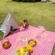 thumbnail image 5 of Manta de picnic portátil extra grande al aire libre a prueba de arena, impermeable, plegable, picnic, césped, playa, práctica estera, resistente a la arena, manta de playa para acampar, para viajes,, 5 of 5