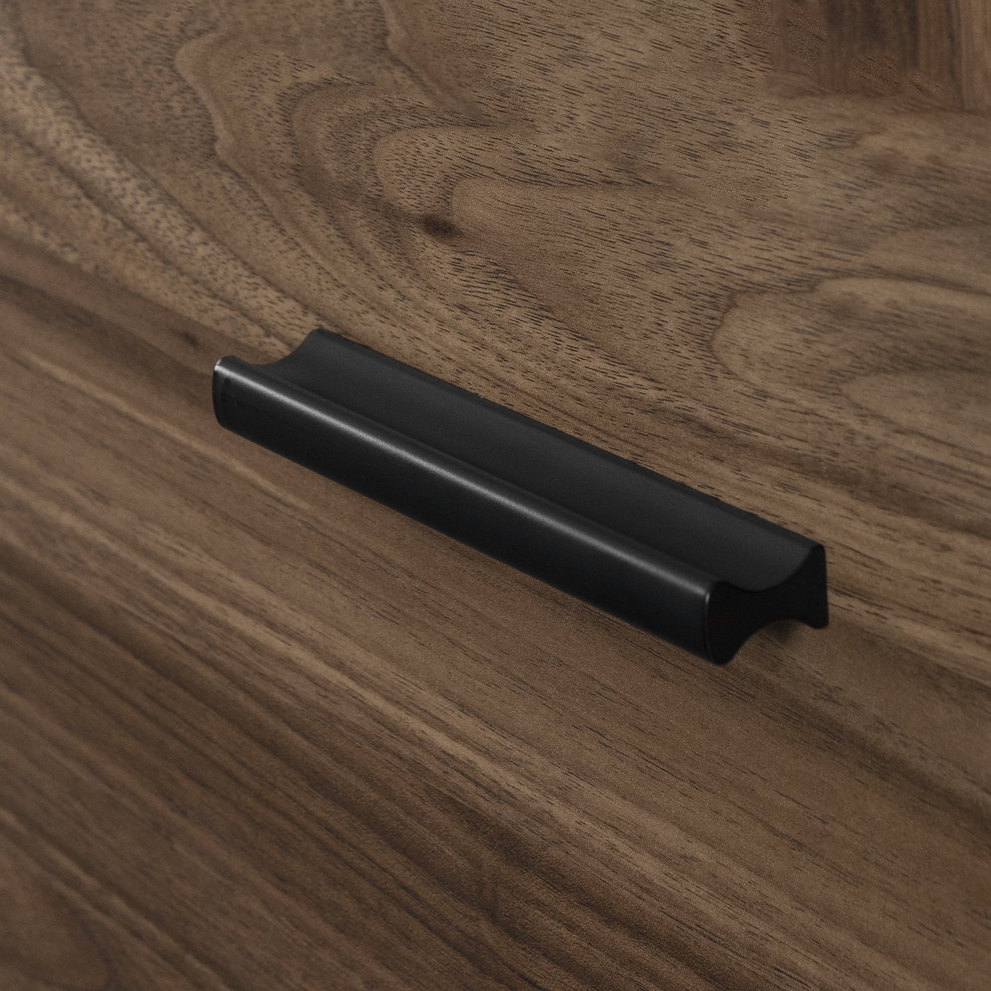 South Shore Musano Wardrobe Armoire with Doors and Drawers, in Natural Walnut