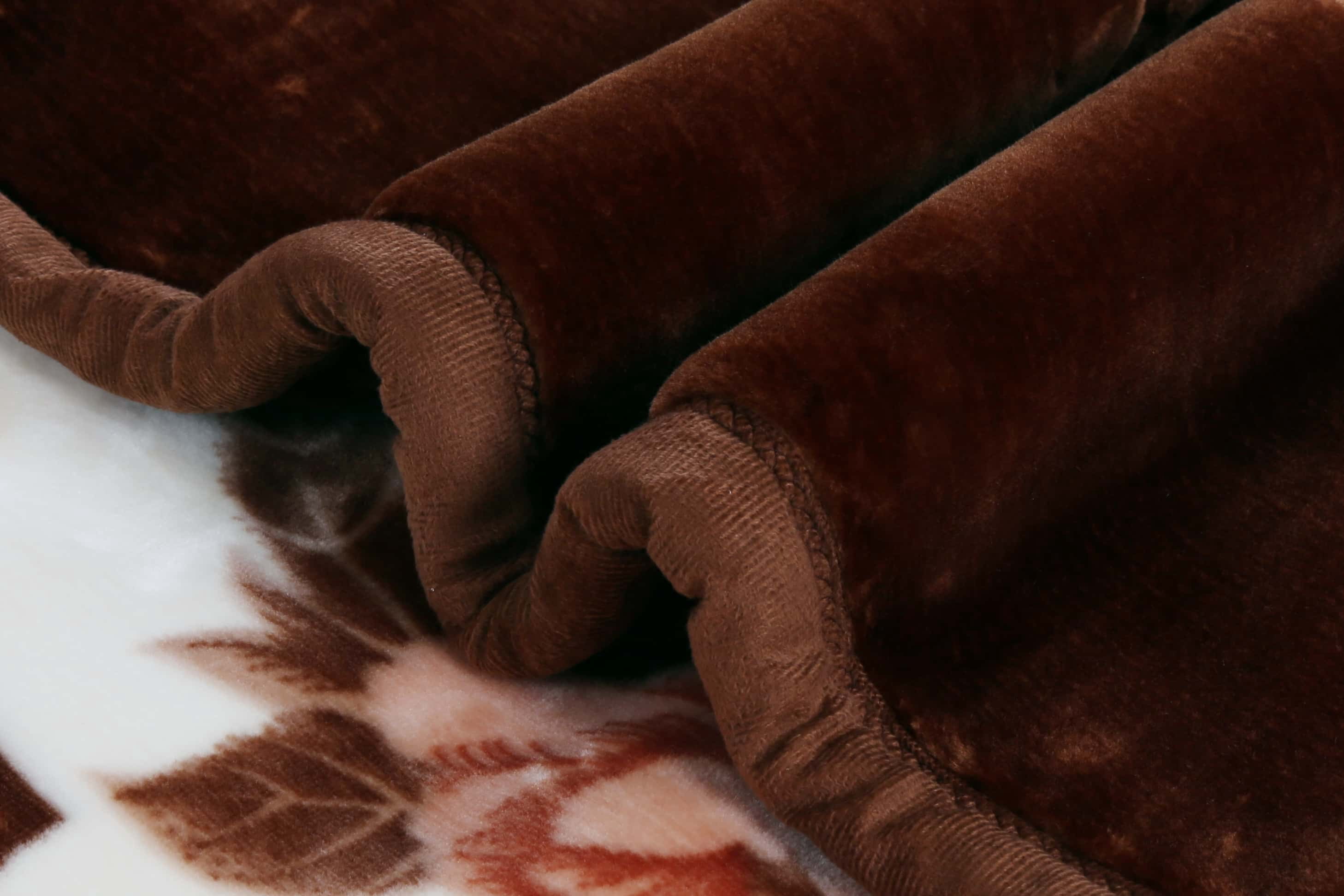 Lammaloe Queen Size Korean Mink Fleece Blanket for Winter, 9 lbs, 79" x 94", Heavy 2-Ply Warm Heavyweight Raschel Bed Blankets, Reversible Printed, Brown