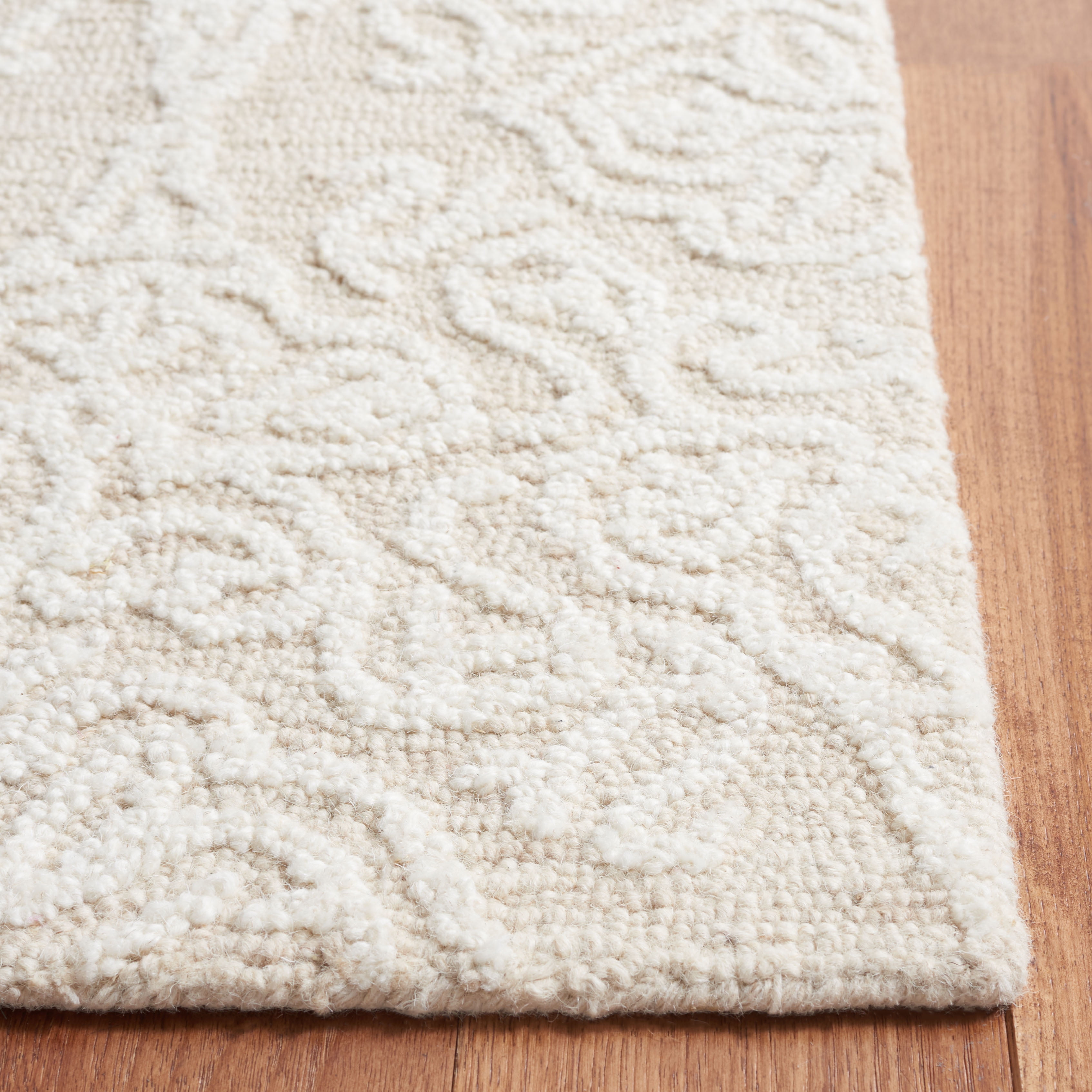 SAFAVIEH Blossom Asher Damask Wool Runner Rug, Beige/Ivory, 2'3" x 8'