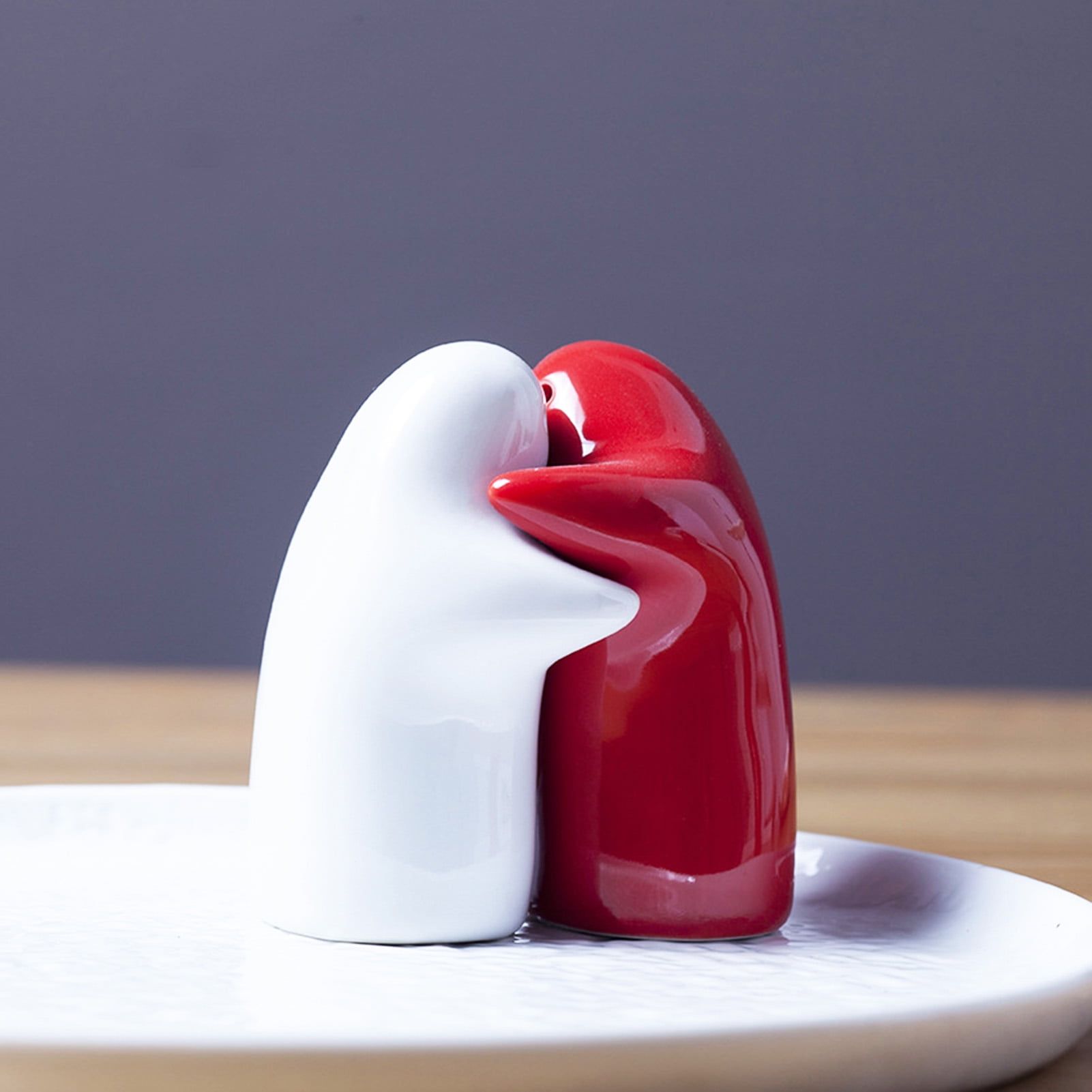 Hug Salt and Pepper Shaker — Curve ID