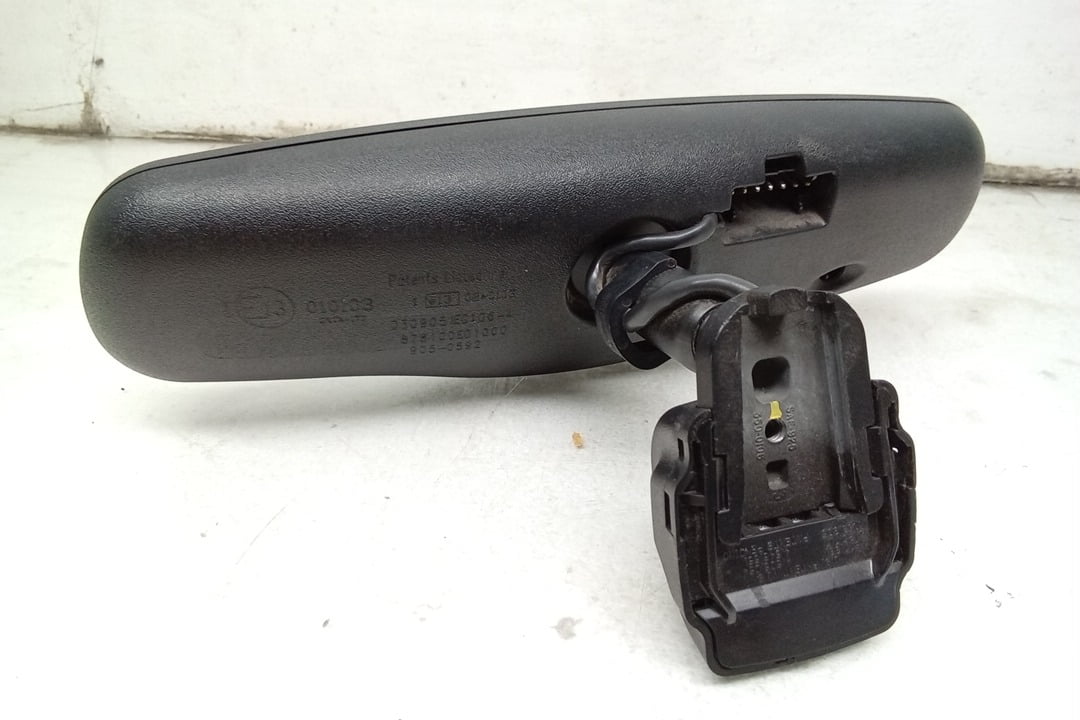 Pre-Owned 05 2005 Toyota Highlander Interior Rear View Mirror w/ Auto Dimming OEM - Verify Specific Vehicle Fitment In Description - (Good)