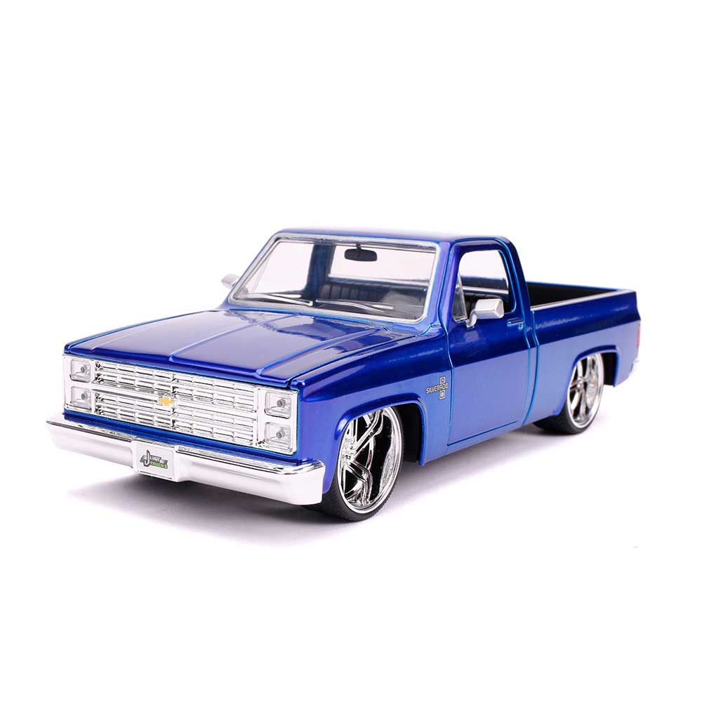 ミニカー Jada Toys 1985 CHEVY C-10 (CANDY BLUE) Jada 30287-1 1985 Chevrolet Silverado C-10 Pickup Truck Candy Blue