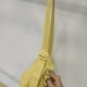 thumbnail image 4 of Bolso Hombro Mujer Gran Capacidad para Viajes Al Aire Libre () Amarillo, 4 of 6