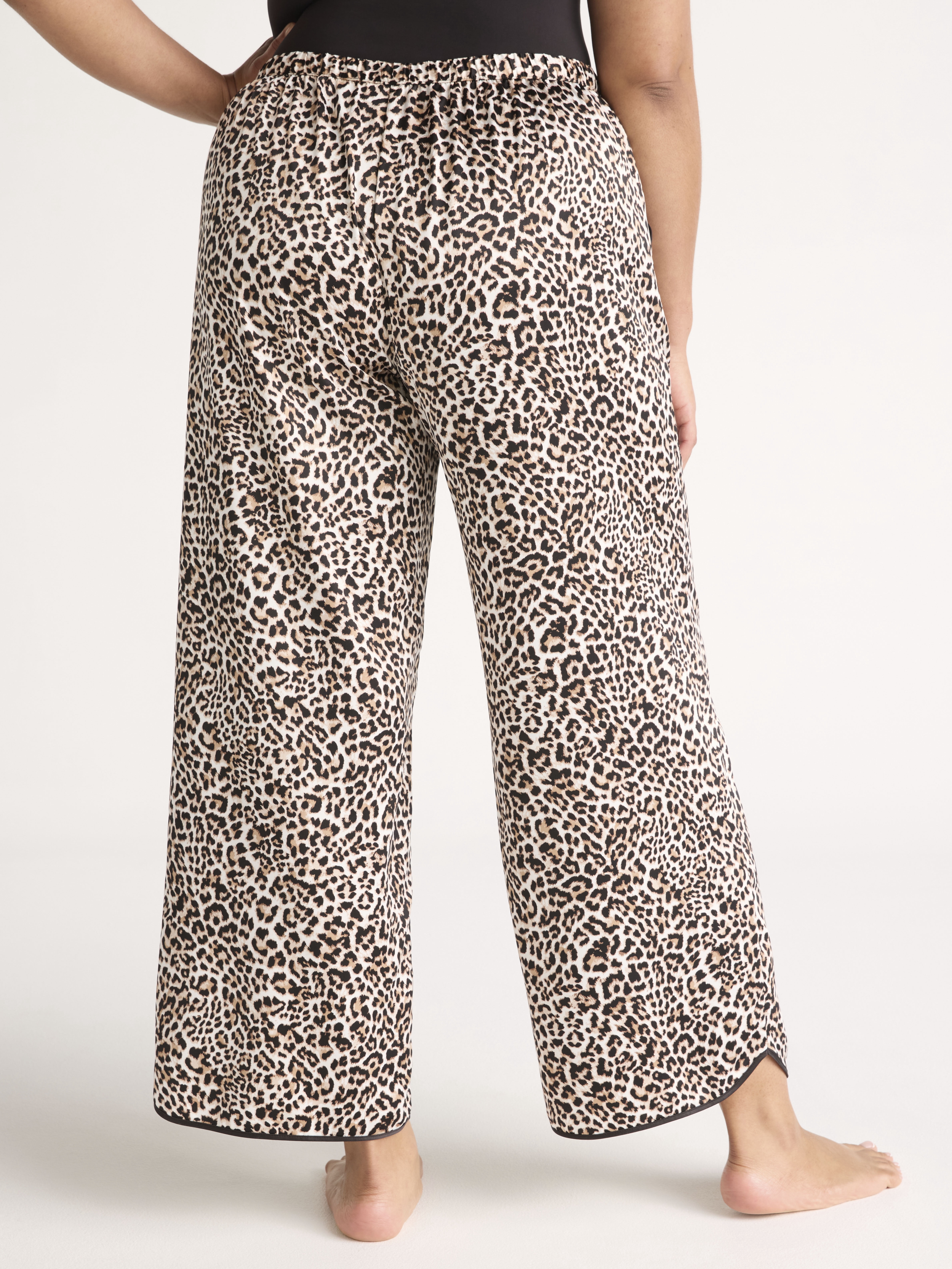 Joyspun Women’s Satin Pants, 28'' Inseam, Sizes XS-3X