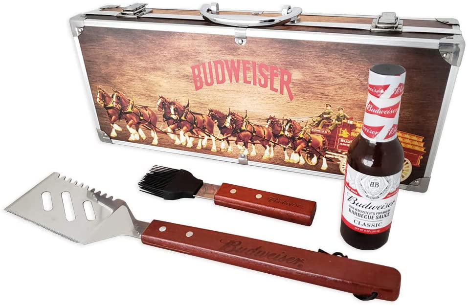 Wooden Grill Kit with Clydesdales Carrying Case 4Piece