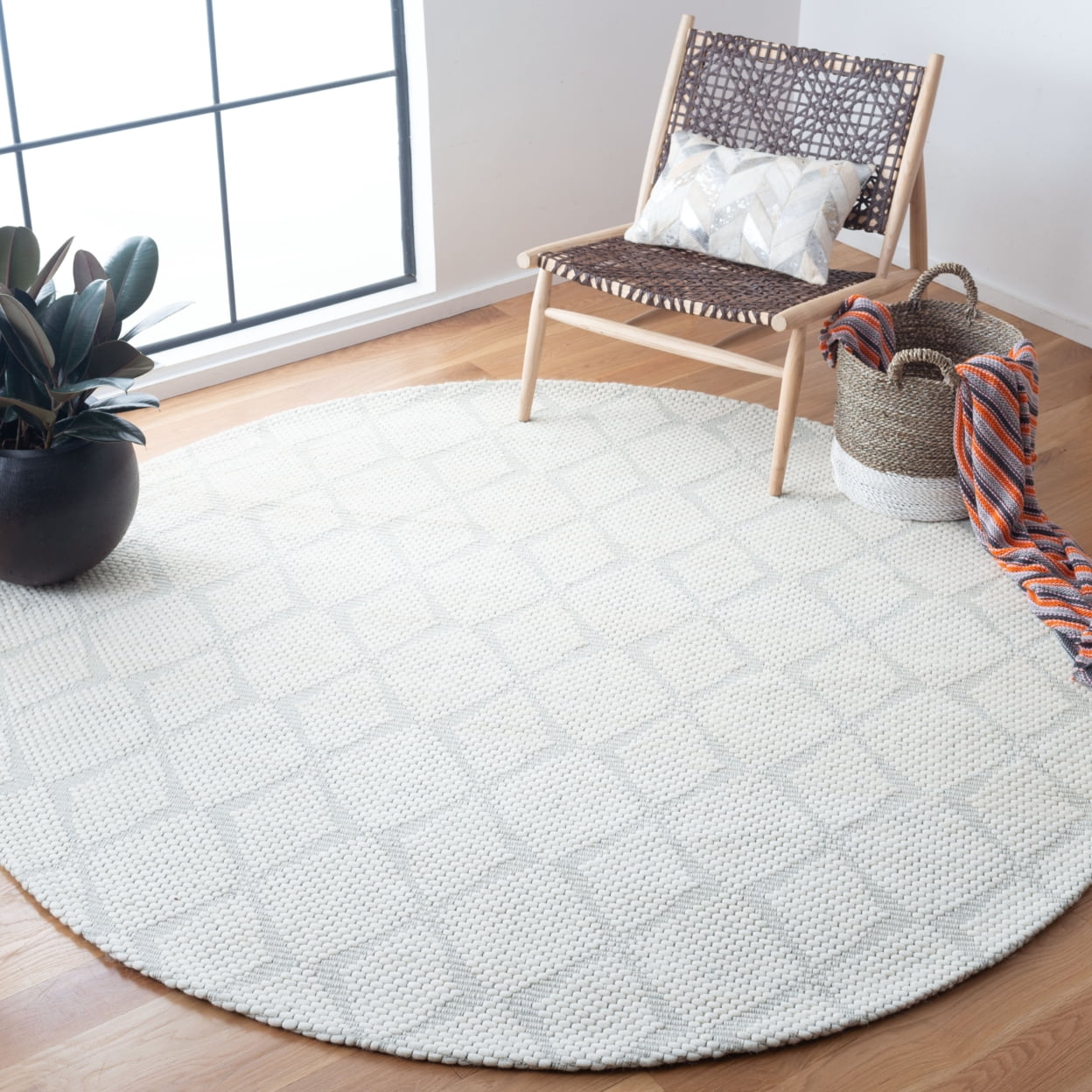 SAFAVIEH Marbella Aria Diamond Area Rug, Ivory, 3' x 5'