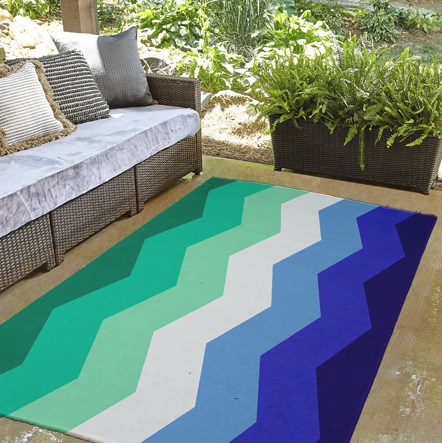Simply Daisy 3' x 5' Gay Chevron Gay Chevron Chenille Indoor/Outdoor Rug