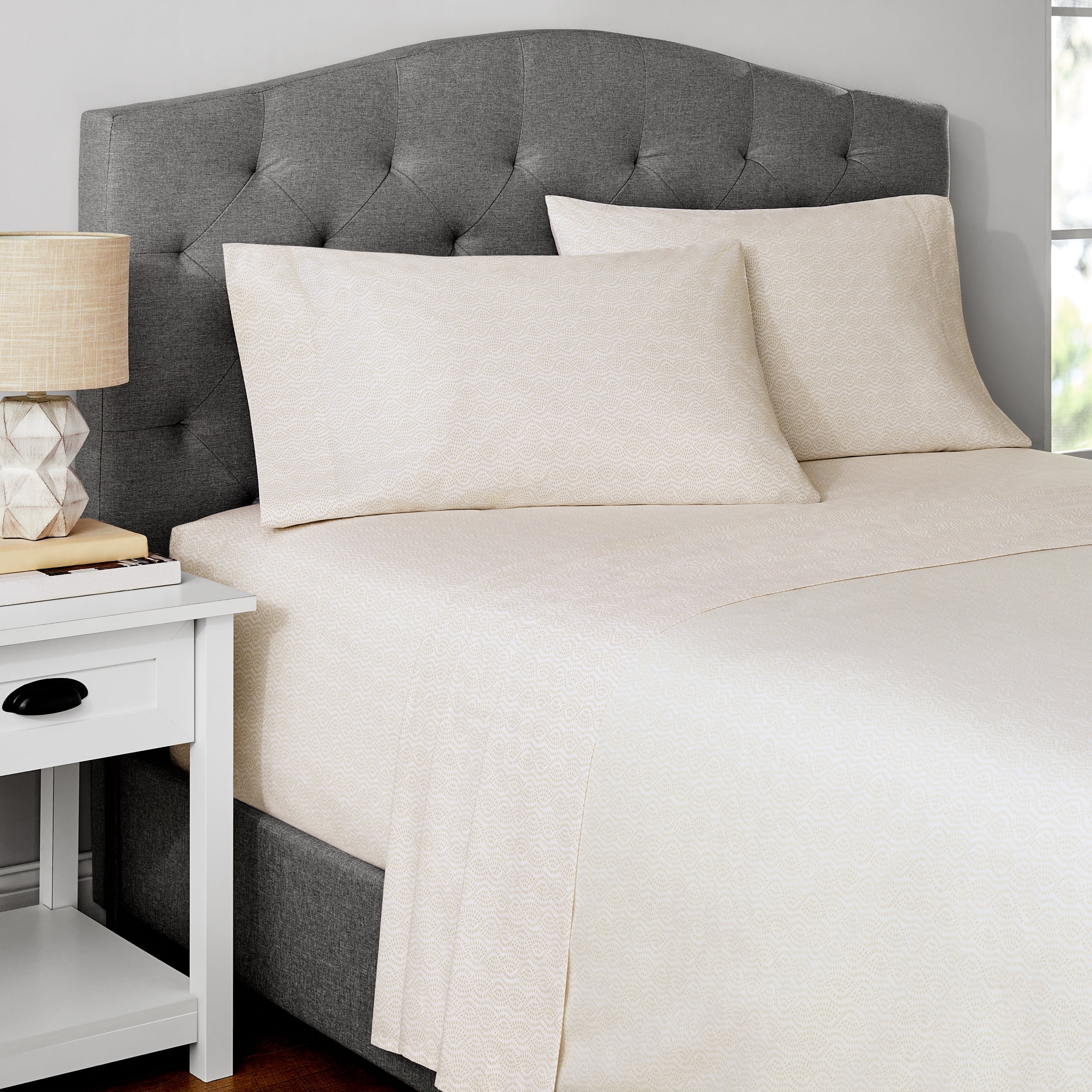 Mainstays Easy Care 2-Piece 300 Thread Count Cotton Blend Percale King Pillowcase Set, Papyrus Beige Geo