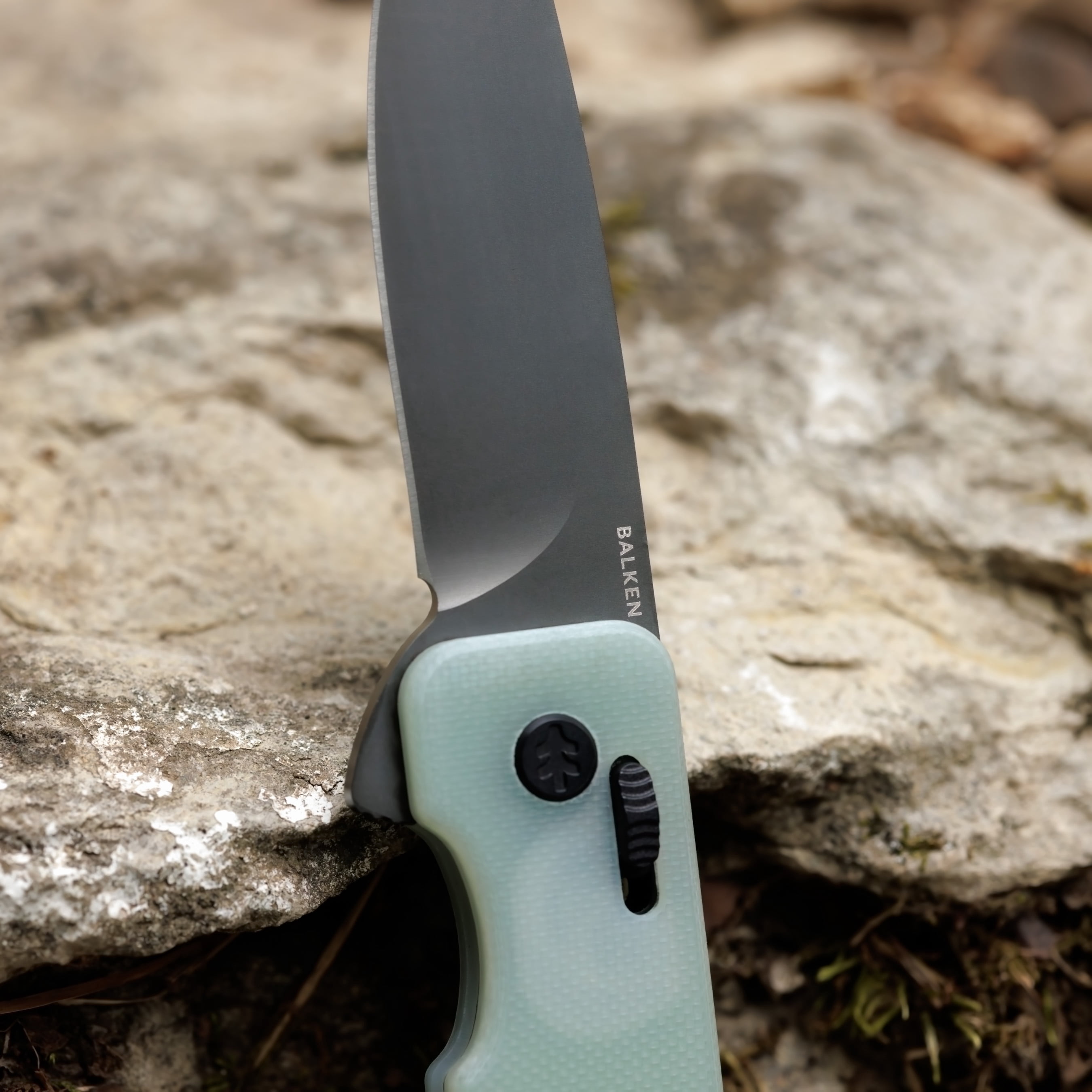 Swiss Tech Balken Crossbar Locking Lightweight Flipper Knife, with D2 Steel and Low Profile Back Flipper, Jade