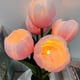 thumbnail image 4 of Lámpara de mesa con flores, tulipán, luz LED de noche para escritorio, decoración del hogar, sala de estar, flores artificiales, 4 of 8