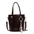 thumbnail image 1 of Bolso de hombro tipo cubo con tendencia de color en contraste retro para mujer, nuevo estilo 2025, bolso de hombro versátil a la moda, diseño de nicho, bolso de mano sencillo, 1 of 5